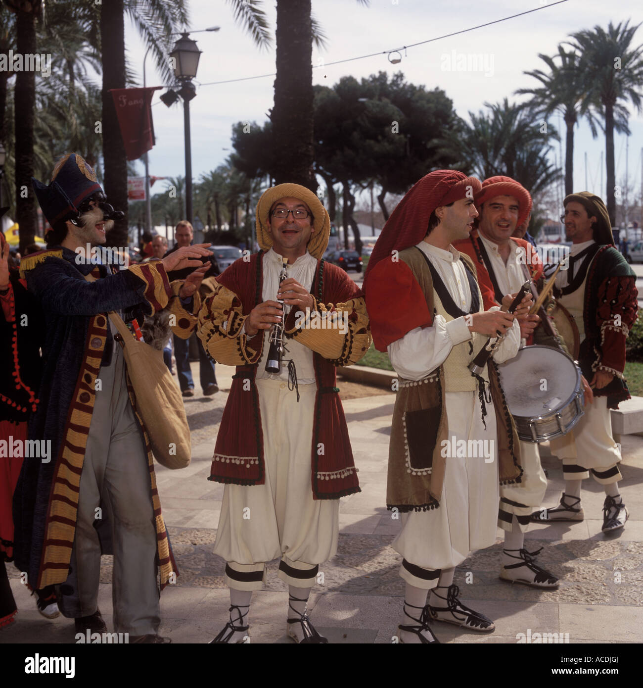 Minstrel Renaissance Wandering medieval minstrels at Medieval Market / Craft Fair, Palma de ...