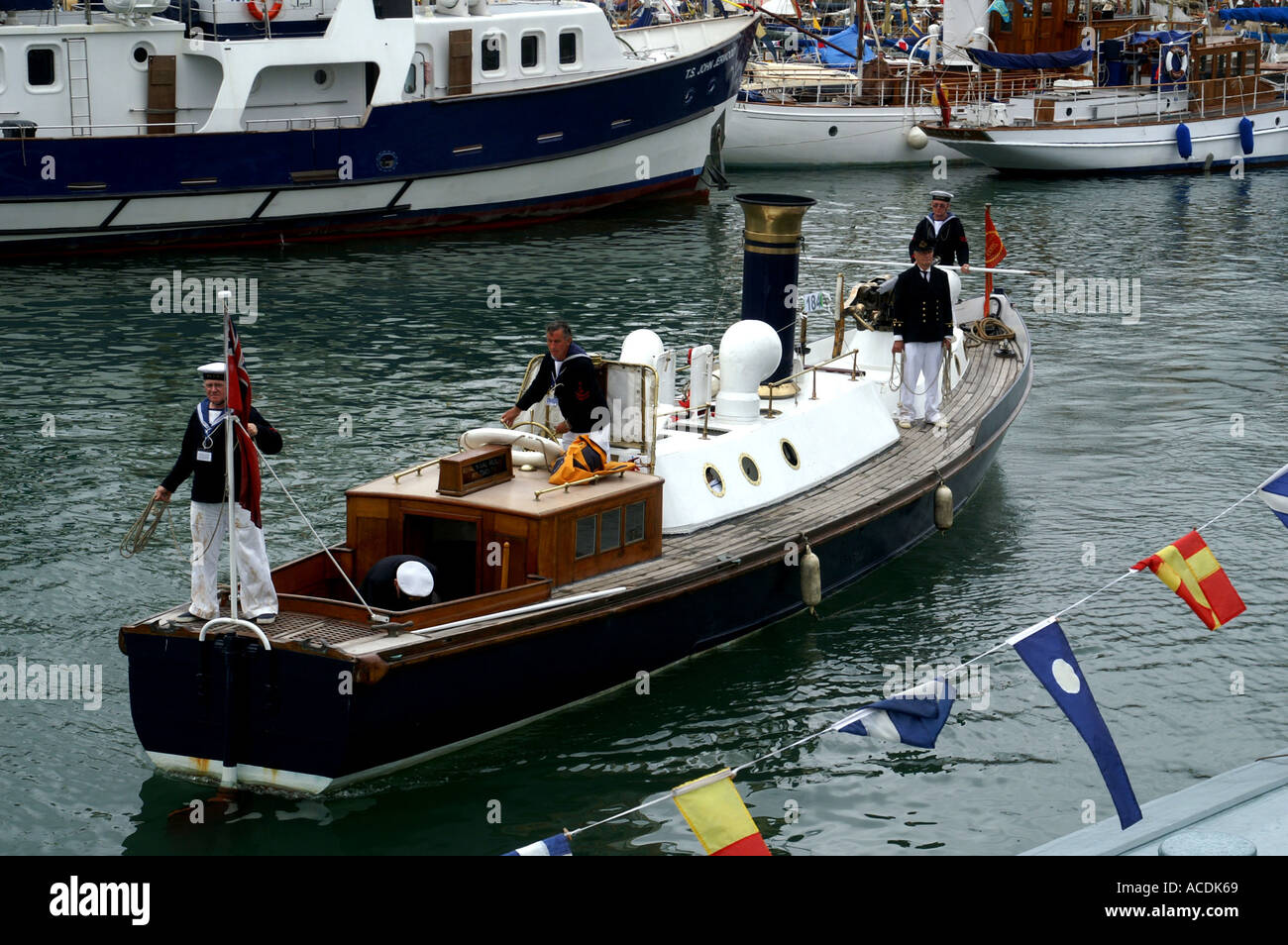 RN Steam pinnacle no 199 powered victorian boat carried by Super