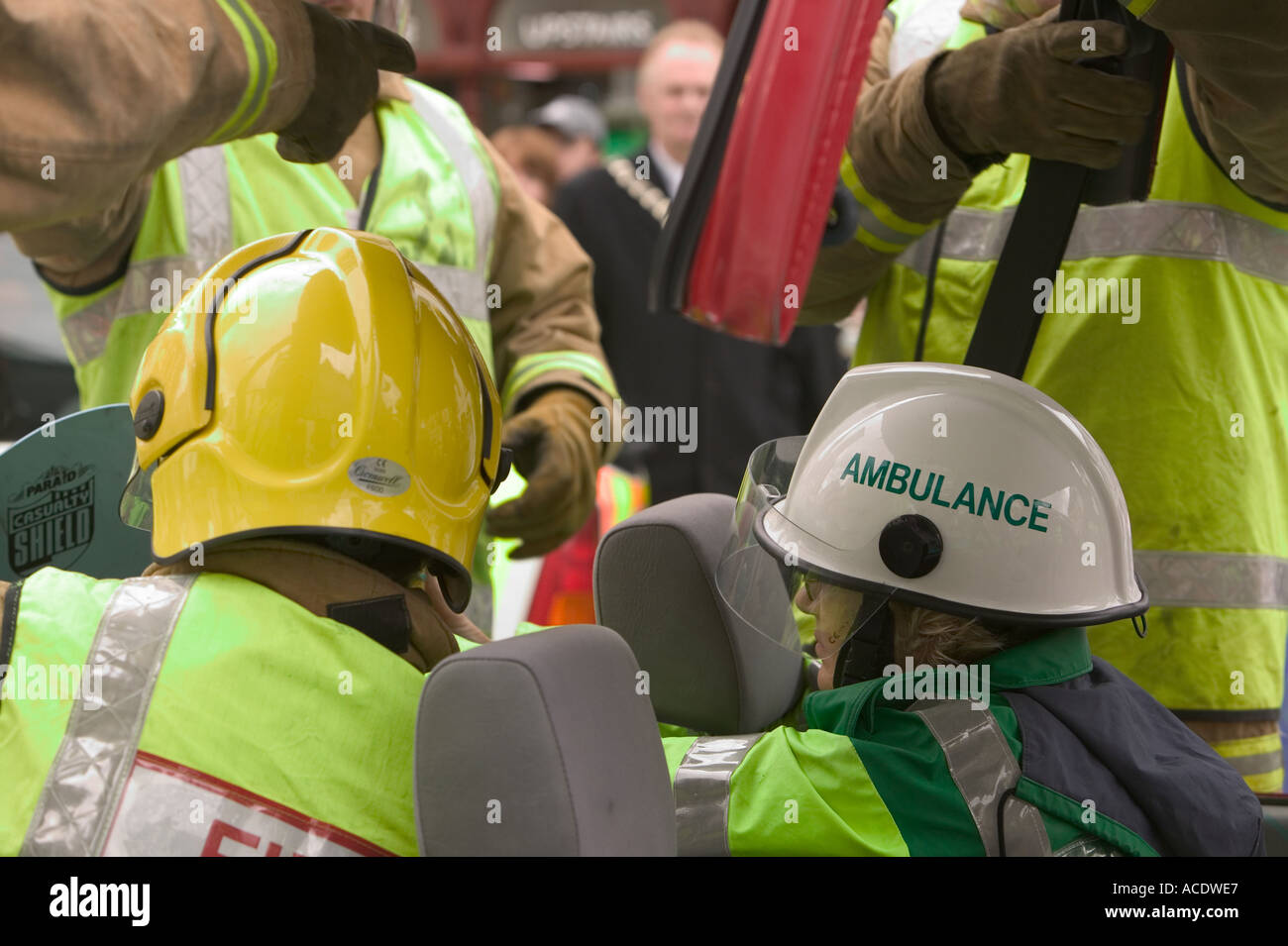 Ambulance paramedic treat a car crash victim from within the car Stock Photo 4285926 Alamy