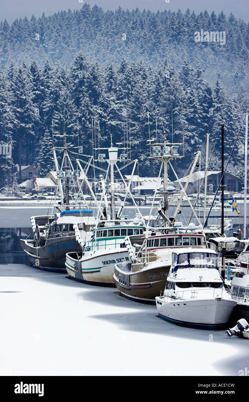 Snowy fishing boats in Gig Harbor Washington USA Stock Photo - Alamy, image size:860x1390
