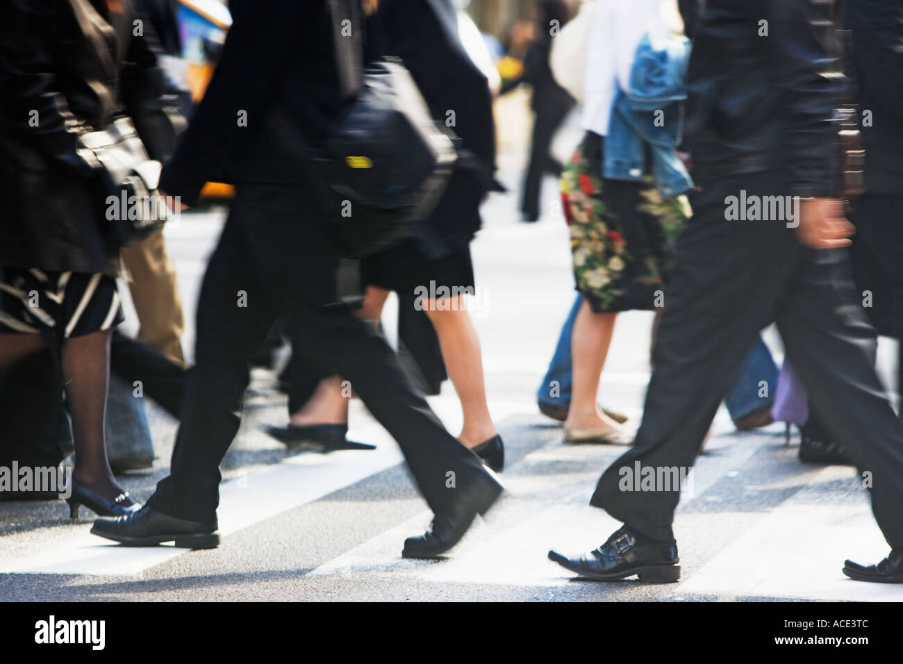 Blur crowd one person in focus hi-res stock photography and images - Alamy