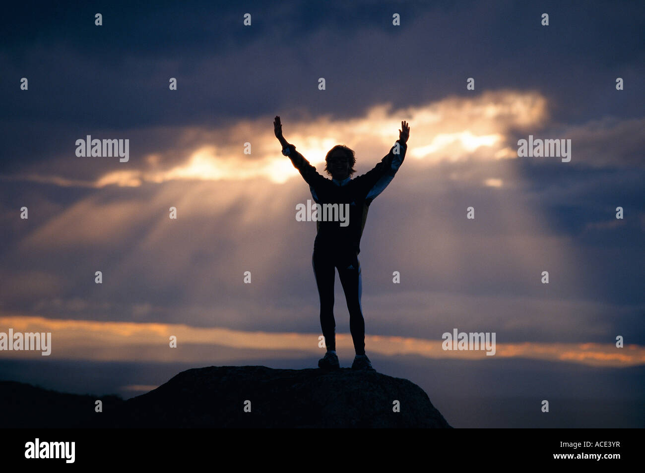 Woman silhouette sky hi-res stock photography and images - Alamy