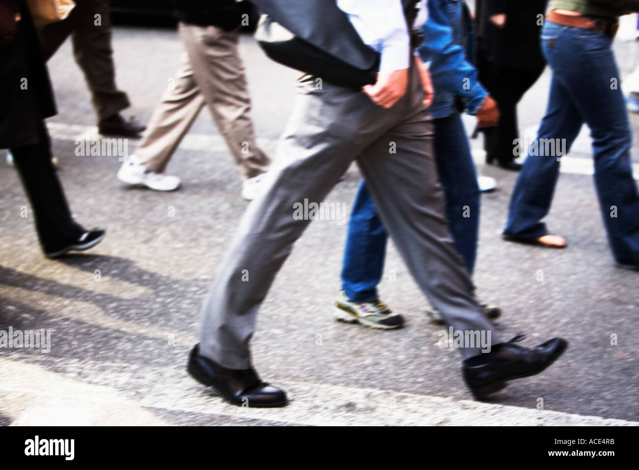 Blur crowd one person in focus hi-res stock photography and images - Alamy