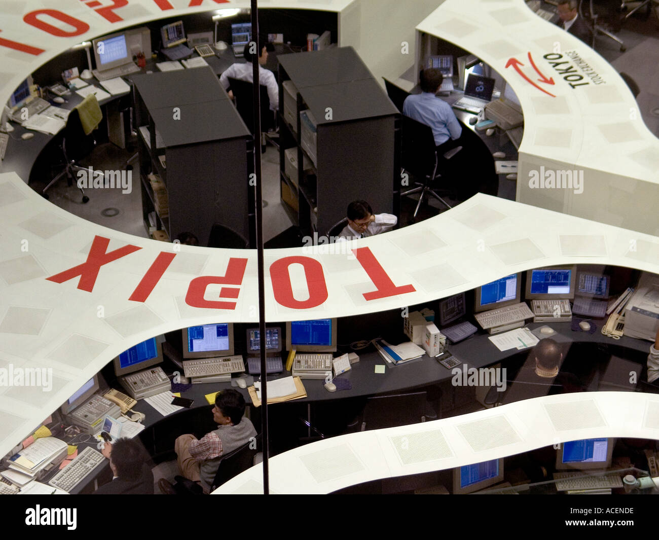 Interior view of the Japanese TOPIX Tokyo Stock Exchange (TSE), the largest financial trading stock market in Japan. Stock Photo