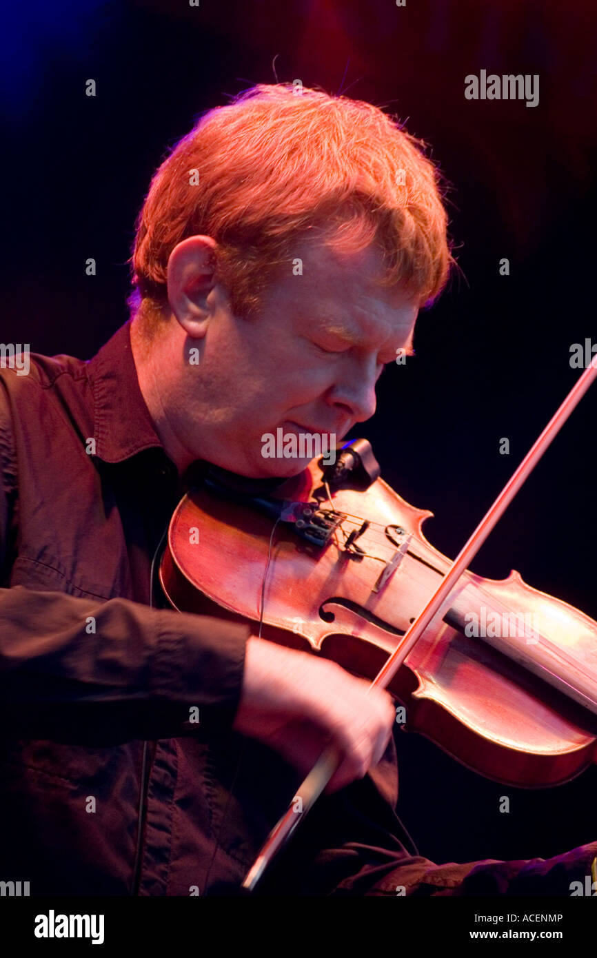 Traditional irish fiddle player hires stock photography and images Alamy