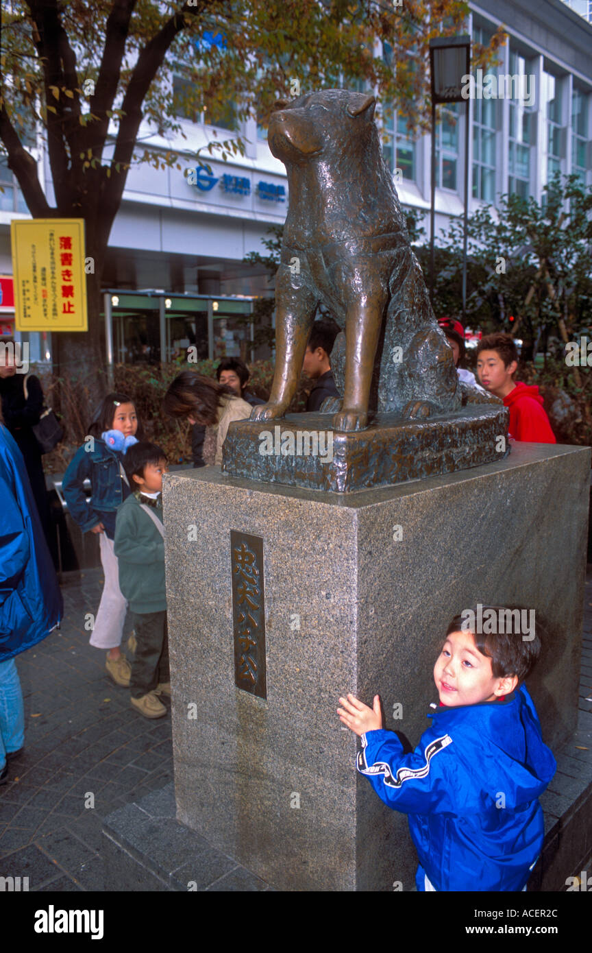 Statue of Chuken Hachiko dog as memorial in front of Shibuya train