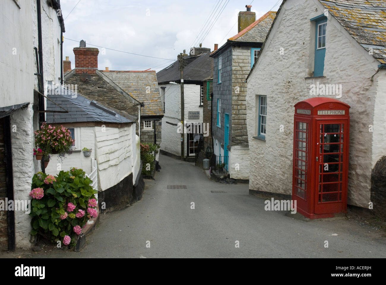 Village at port hi-res stock photography and images - Alamy