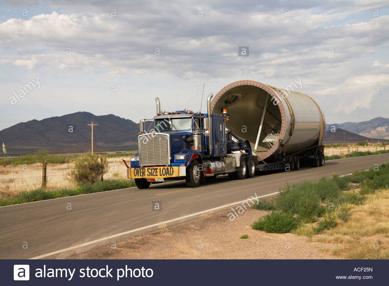 Wide Load Lorry High Resolution Stock Photography and Images - Alamy