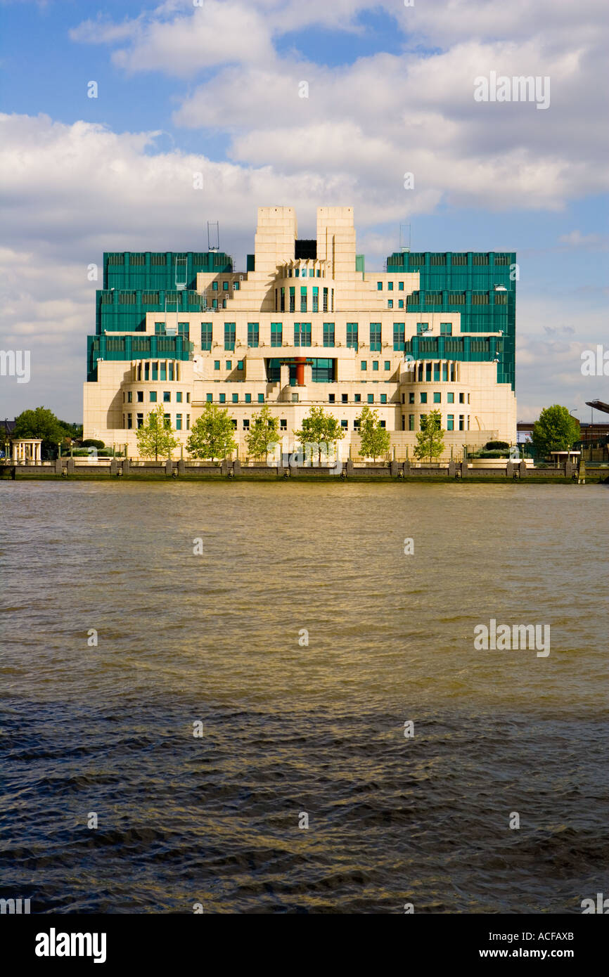 Spy HQ - MI6 Building Vauxhall Bridge, London Stock Photo