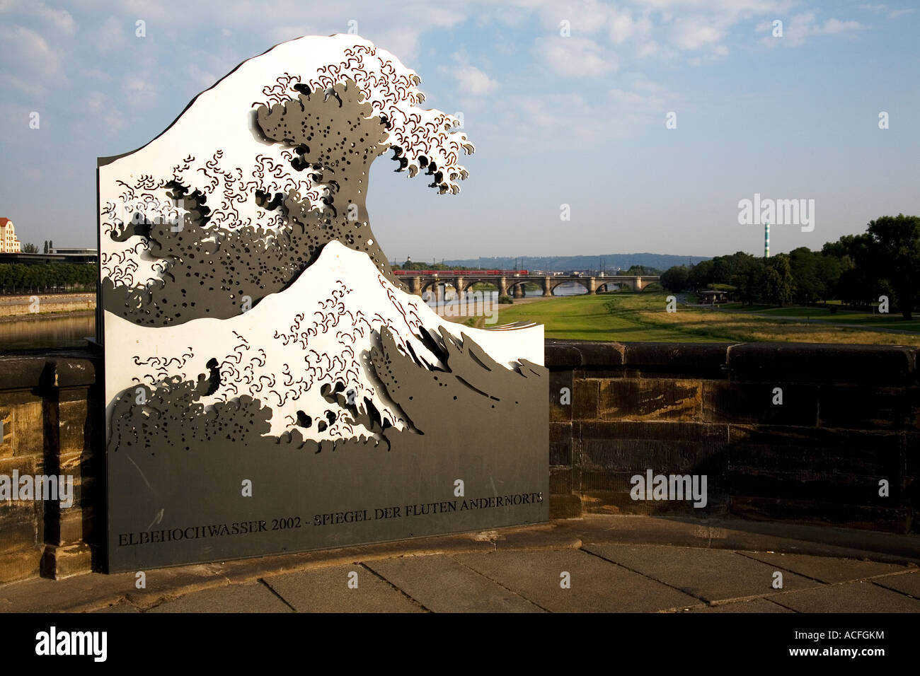 Wave monument showing the high water mark of the flood of 2002