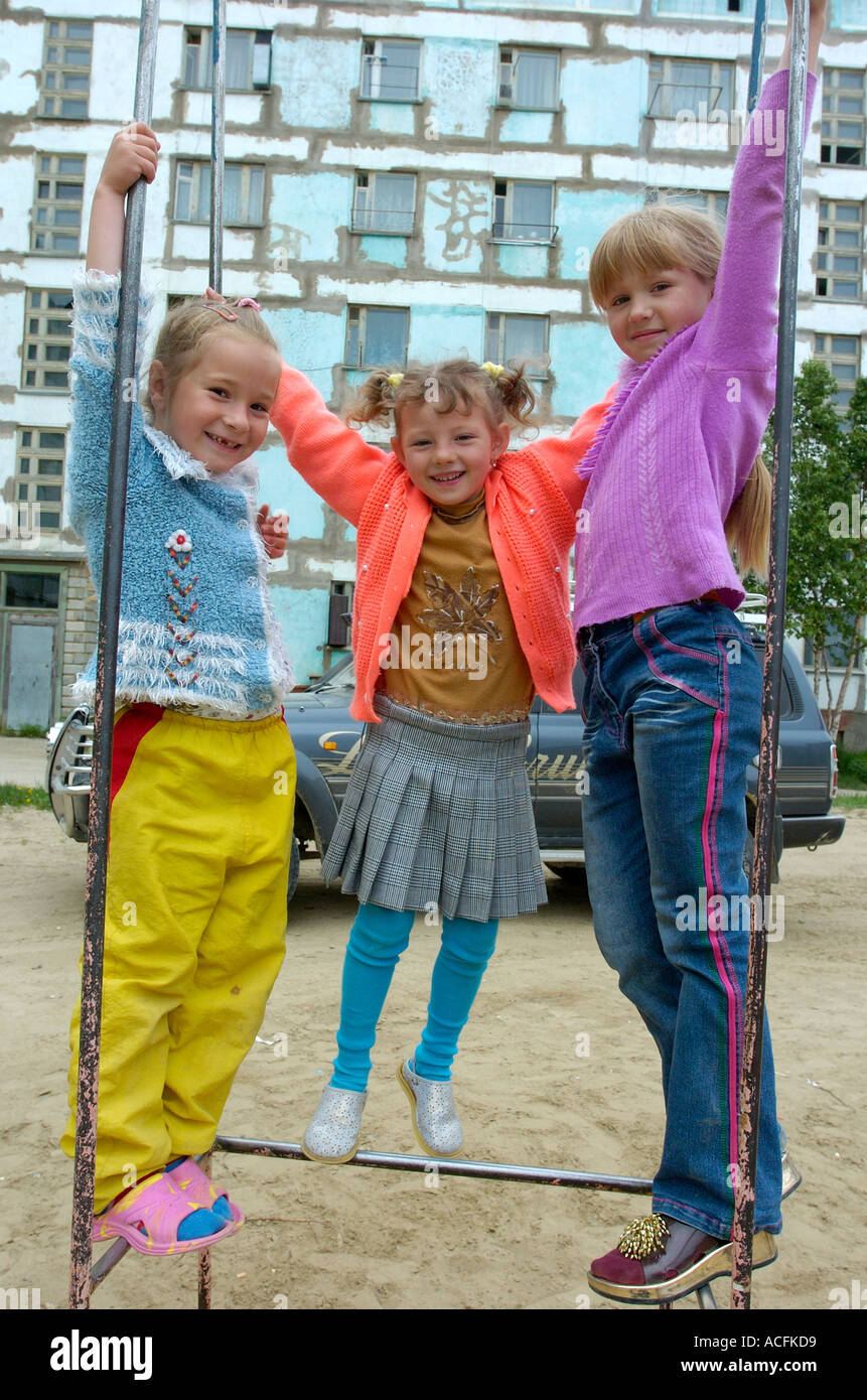 WEARING PANTYHOSE NO SITE Model Short Blonde Hair