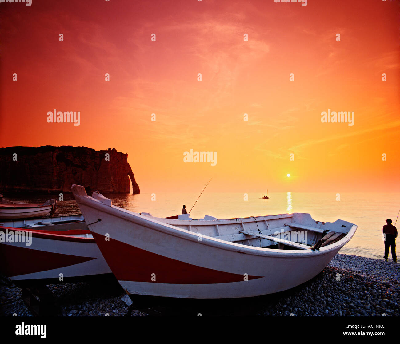 Fishing boats at the beach of etretat hi-res stock photography and ...