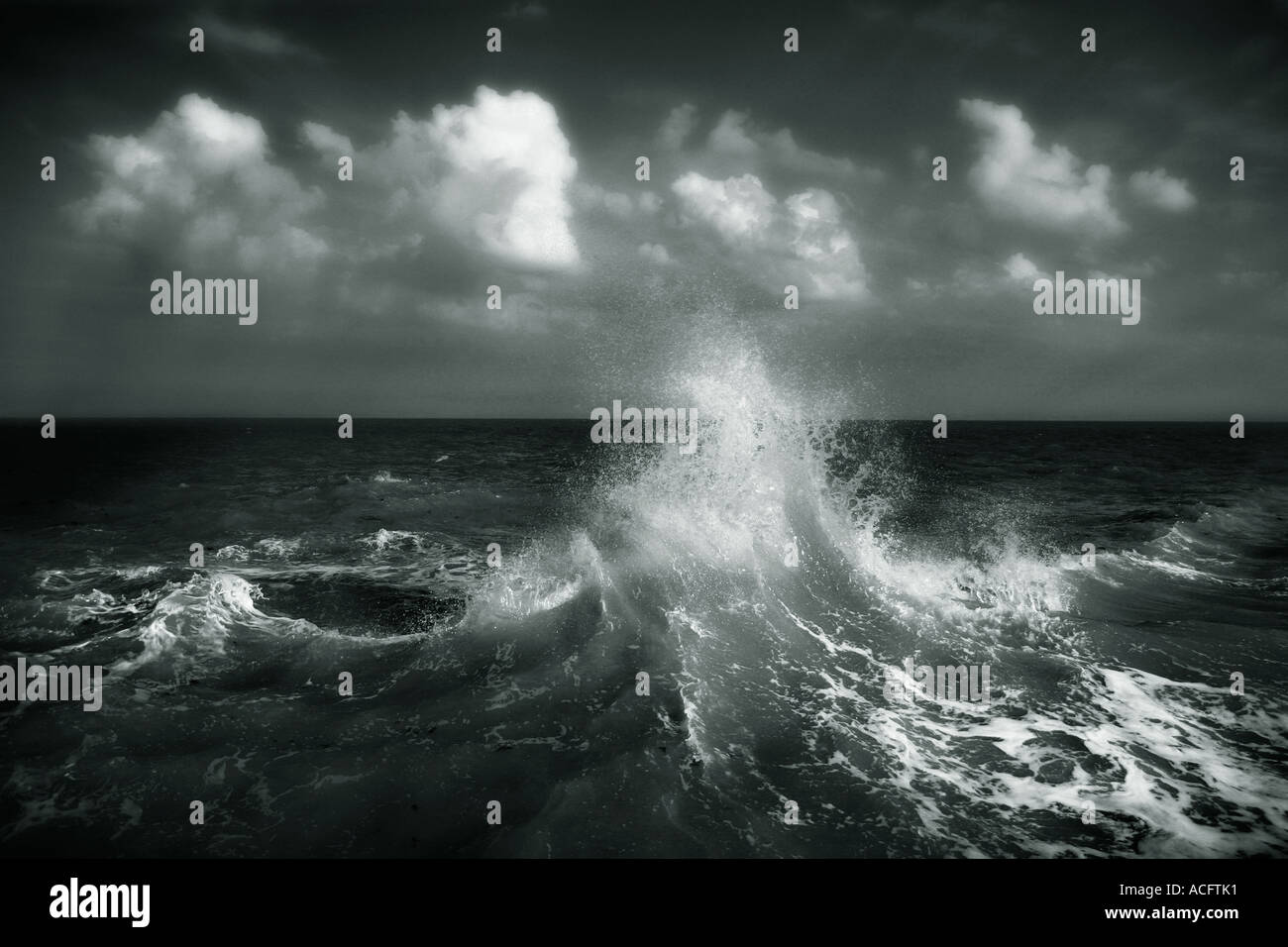 Dark stormy sea hi-res stock photography and images - Alamy