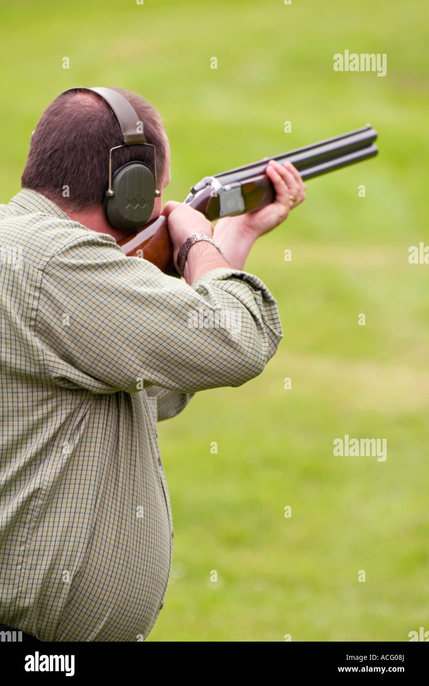 Clay Pigeon Shooting Stock Photo Alamy