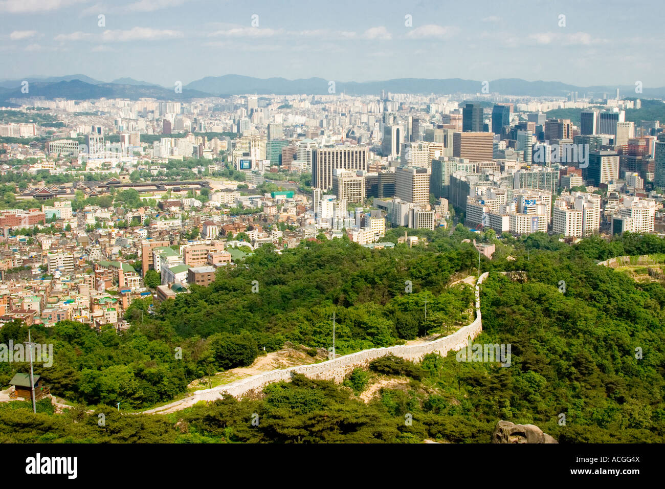 Seoul Korea August 10 Facade Louis Stock Photo 672069463