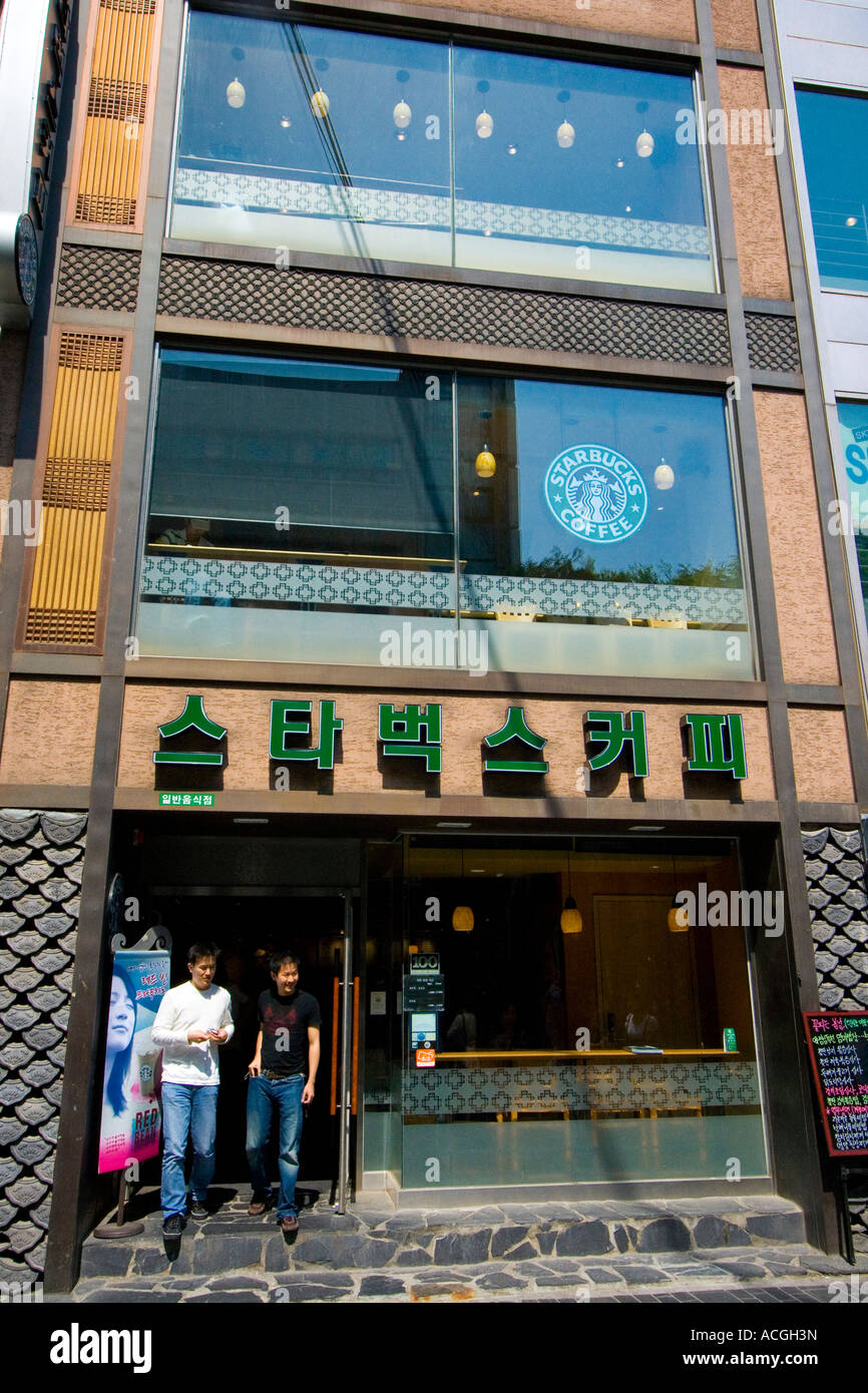 Young Koreans Outside a Starbucks Coffee Store Location Insadong South Korea Stock Photo