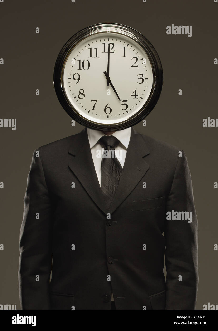 Man with a clock face. Парень с будильником. Человек на фоне часов. Часы бегут. Man clock.