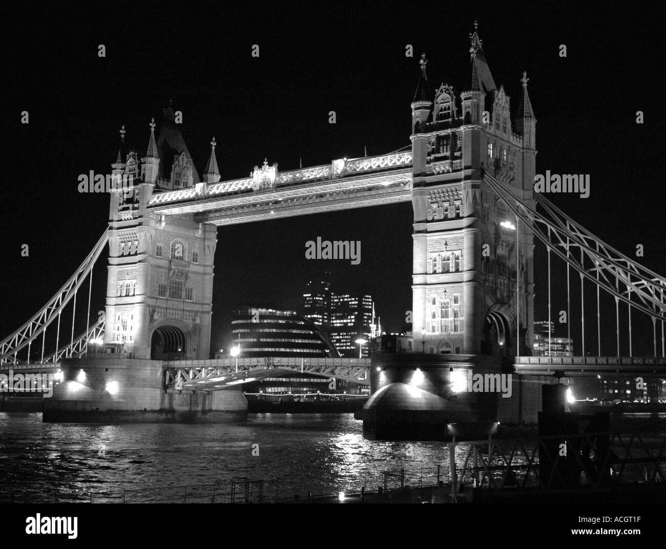 Illuminated tower bridge Black and White Stock Photos & Images Alamy