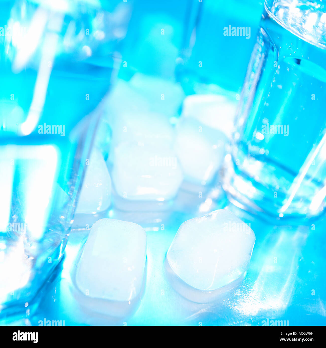 Crsip white hi-res stock photography and images - Alamy