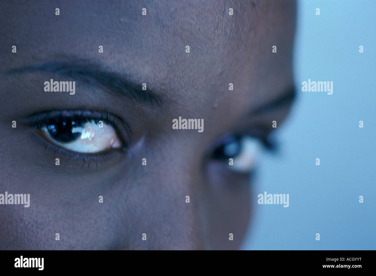 Black woman close up eyes hi-res stock photography and images - Alamy