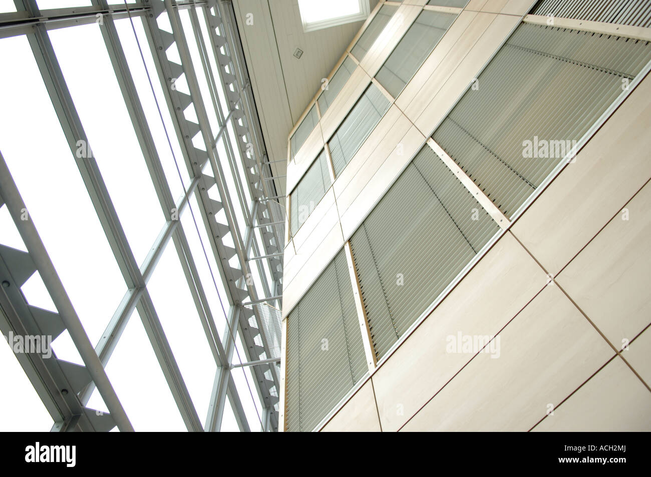 Glass atrium plants hi-res stock photography and images - Alamy