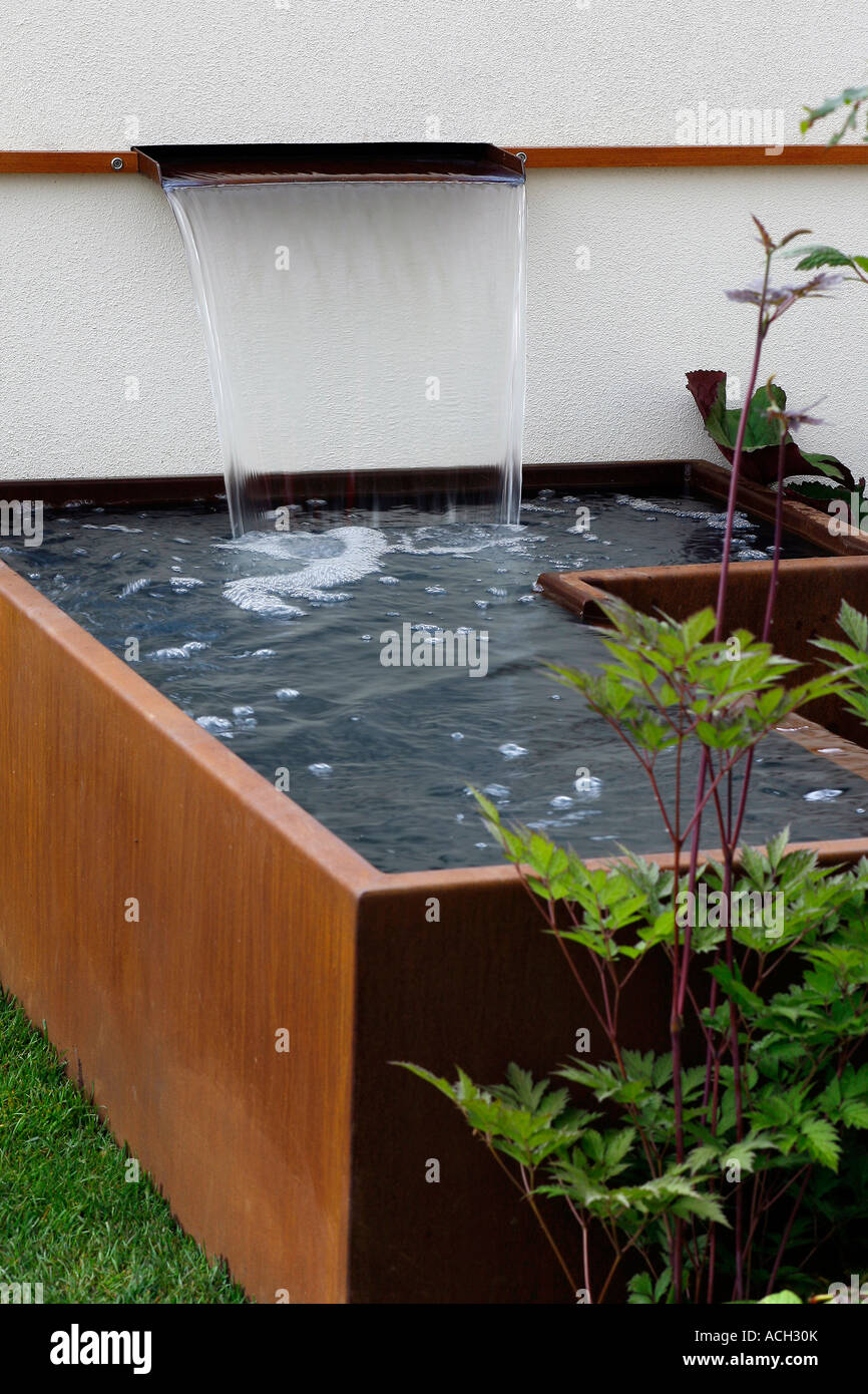 Tatton garden water feature hi-res stock photography and images - Alamy