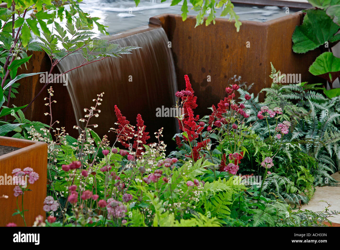 Tatton garden water feature hi-res stock photography and images - Alamy