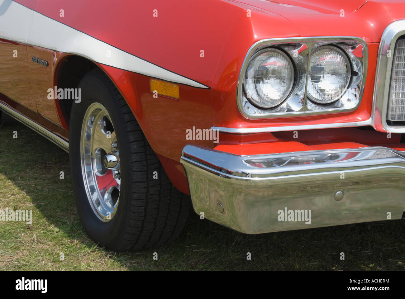 Hollywood Classics: Starsky & Hutch – 1975 Ford Gran Torino – Gold