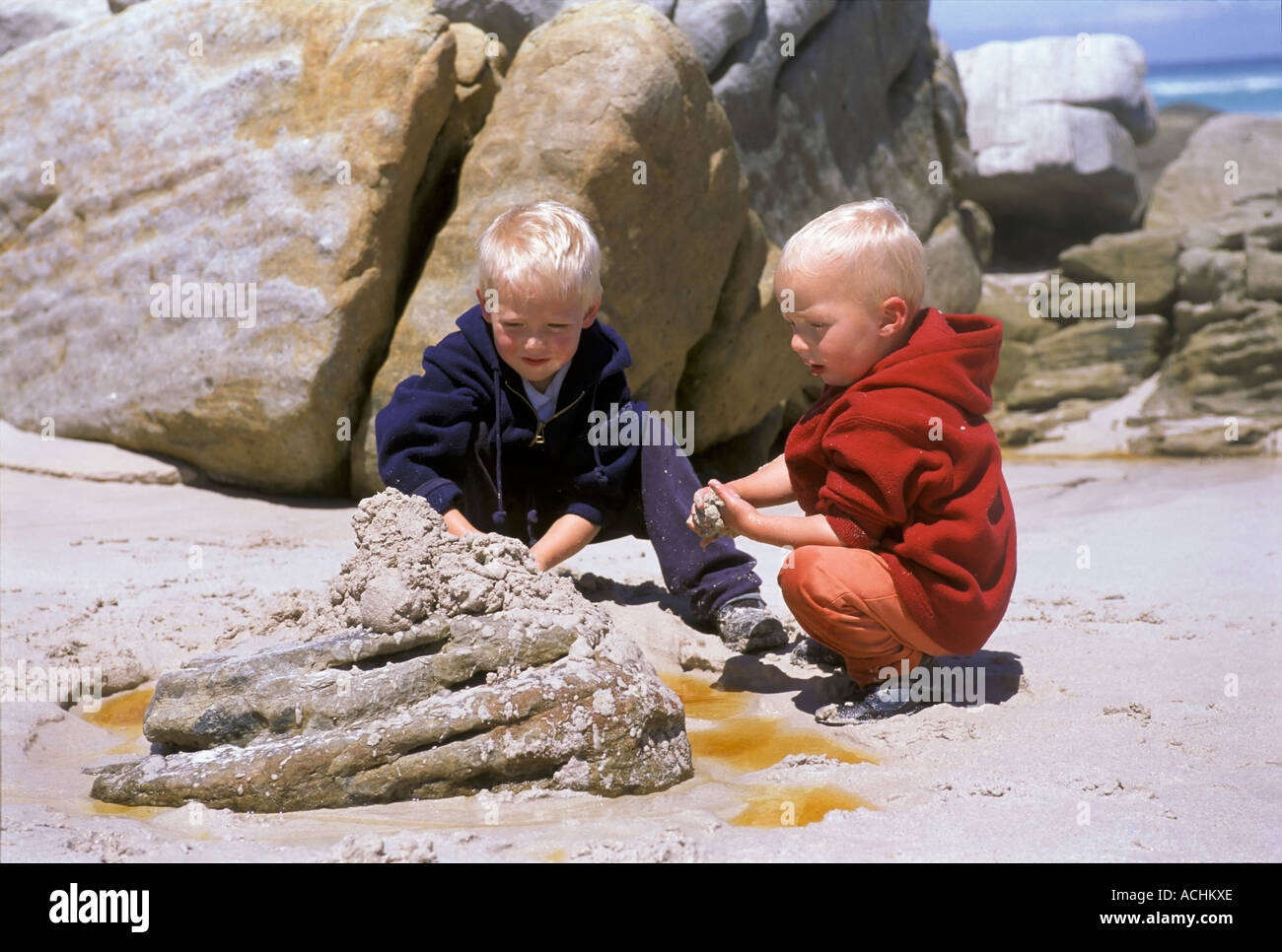 Four full figures hi-res stock photography and images - Alamy