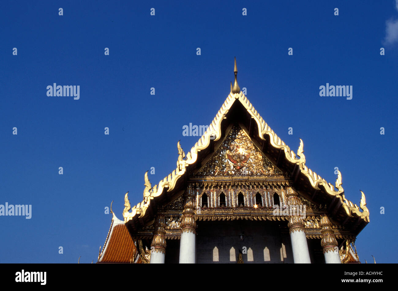 Thailand Bangkok Morning sun reflects off Marble Temple Stock Photo - Alamy