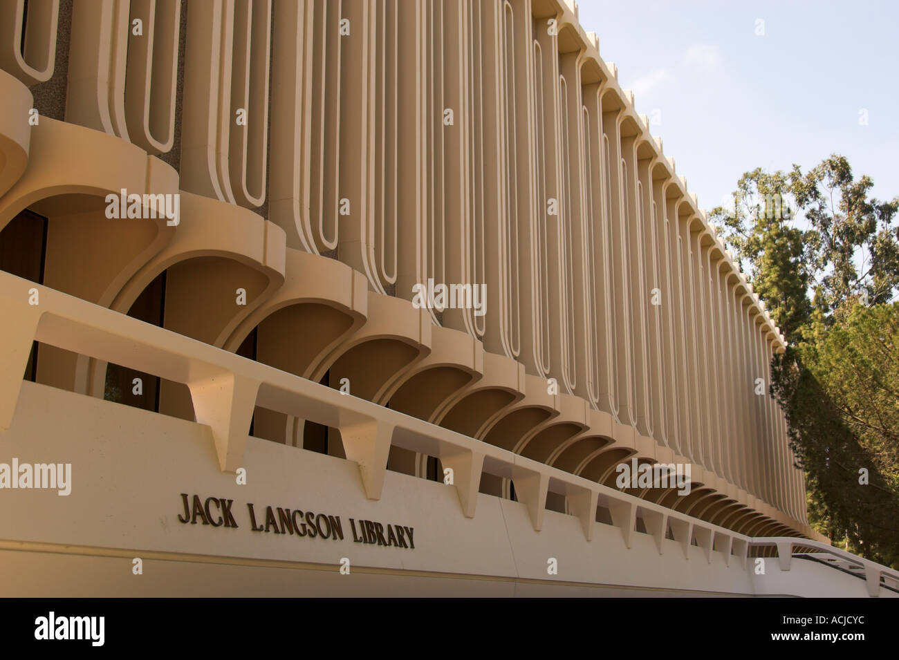 Uc irvine science library hires stock photography and images Alamy