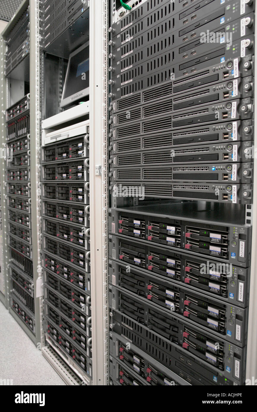 Hp Proliant Rack Mounted Servers And Management Console Stock Photo Alamy