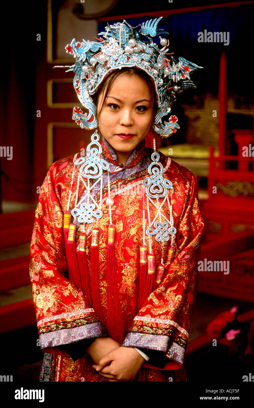 Young Chinese woman in traditional dress in China Stock Photo - Alamy