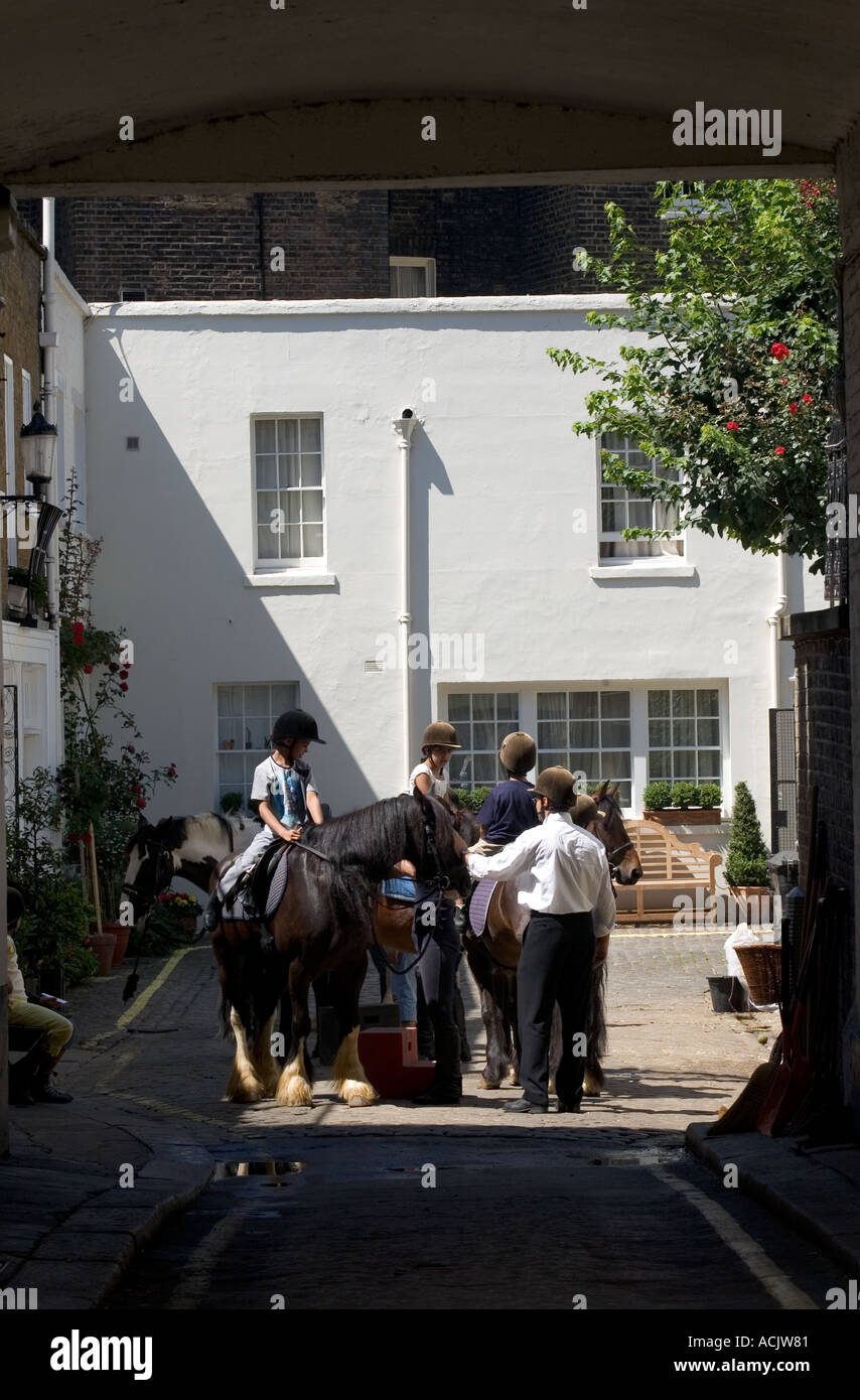 Riding Stables in London Mews Stock Photo Alamy
