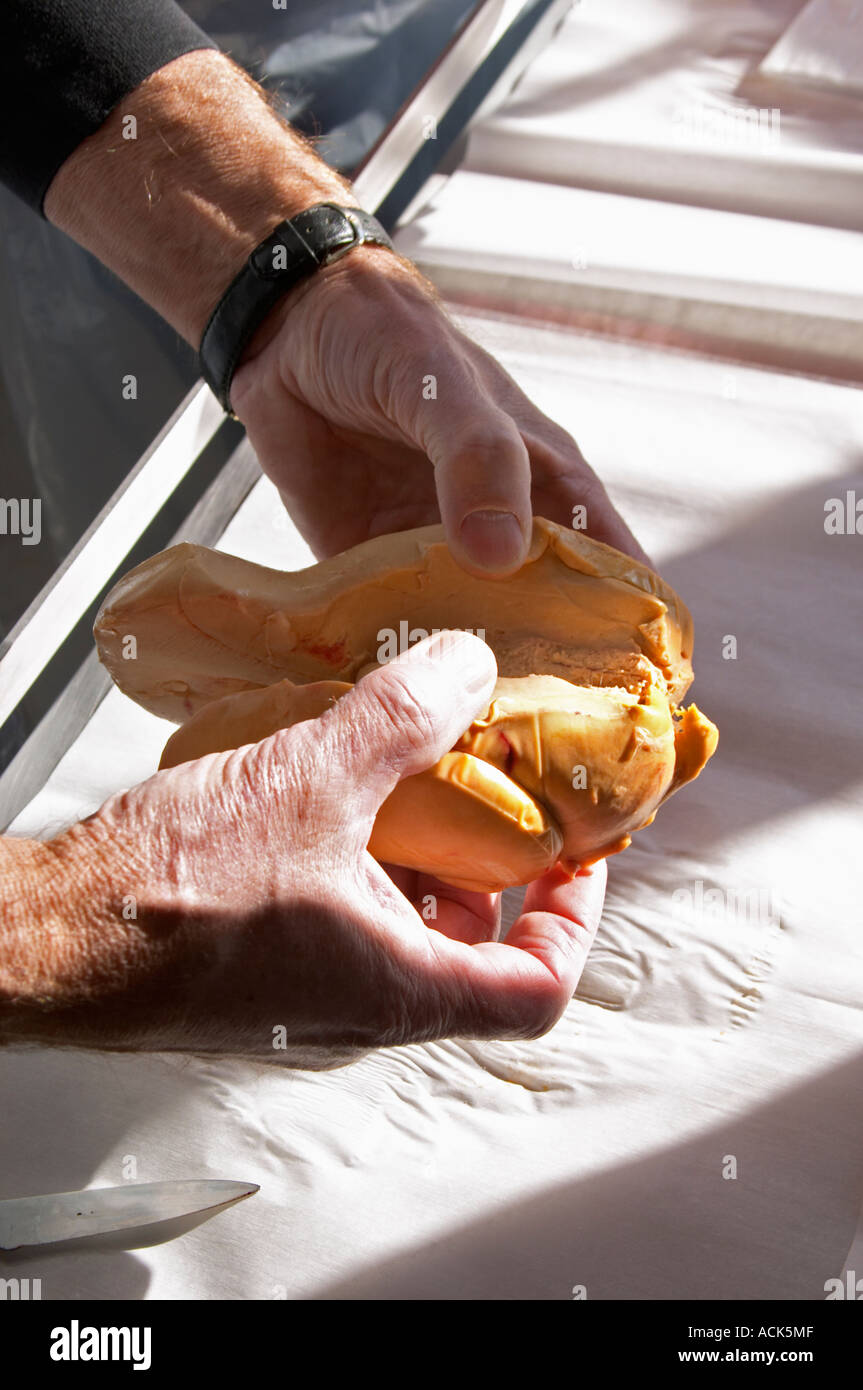 How to make foie gras duck's liver (series of images): The duck liver
