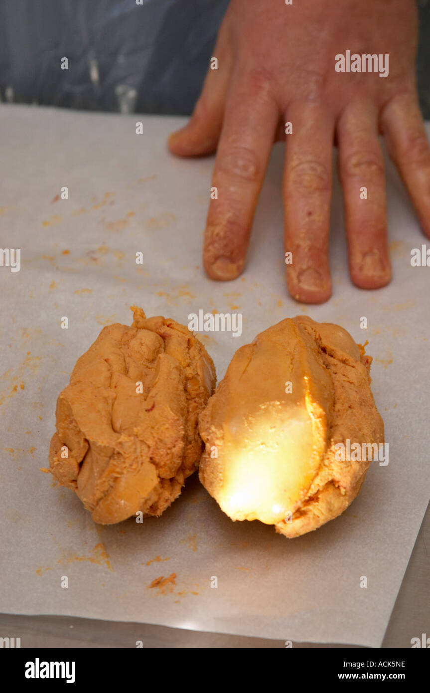 How to make foie gras duck's liver (series of images) After cleaning