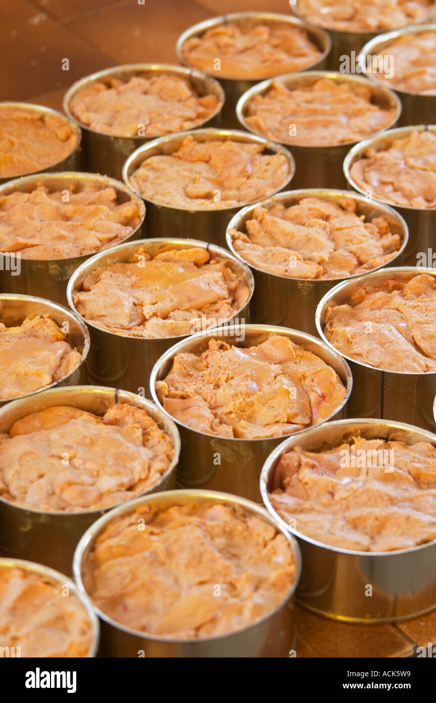 How to make foie gras duck's liver (series of images): Conserve tins ...