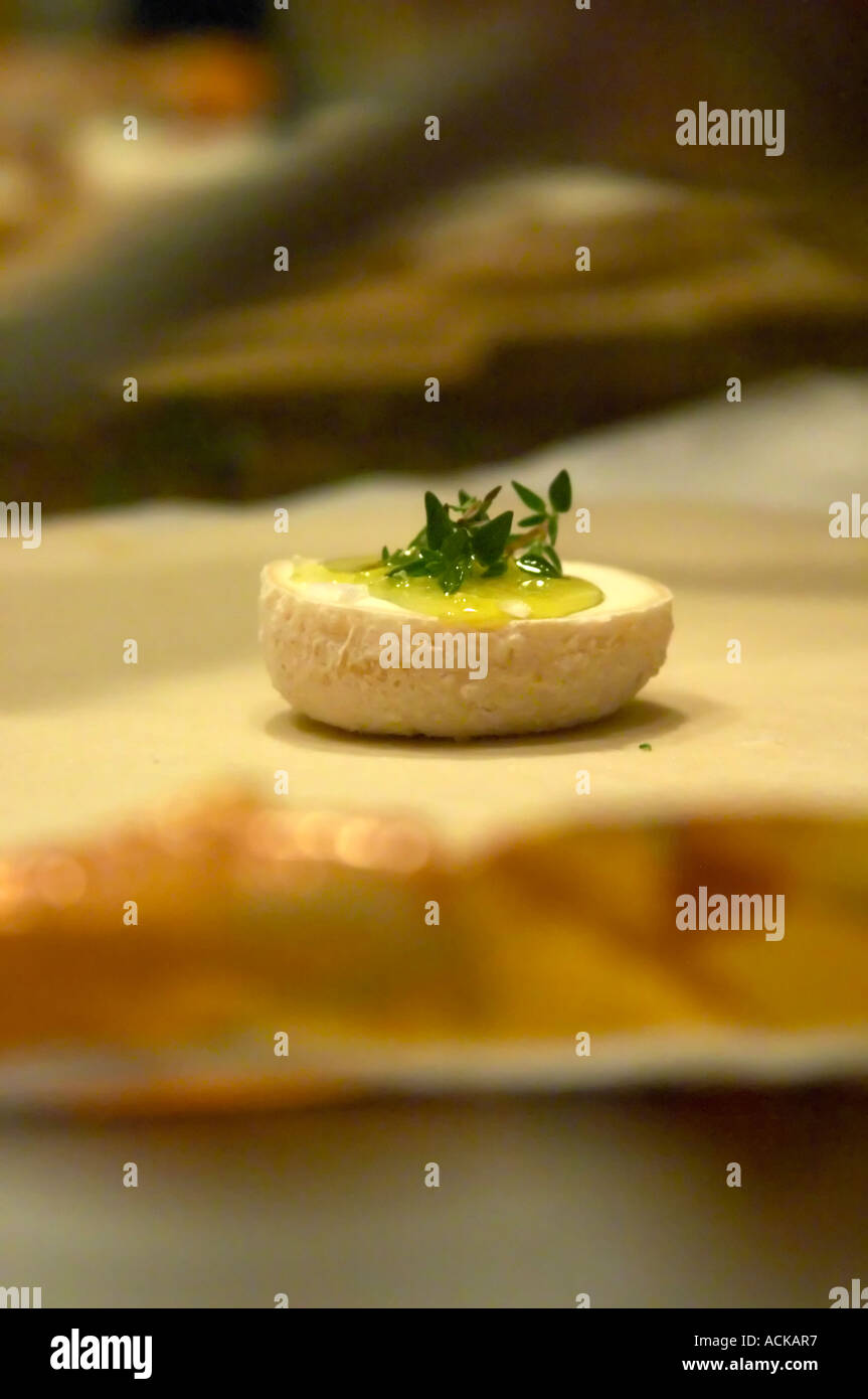 How to prepare French goat cheese chevre in puff pastry or filo dough (brick), aumoniere in