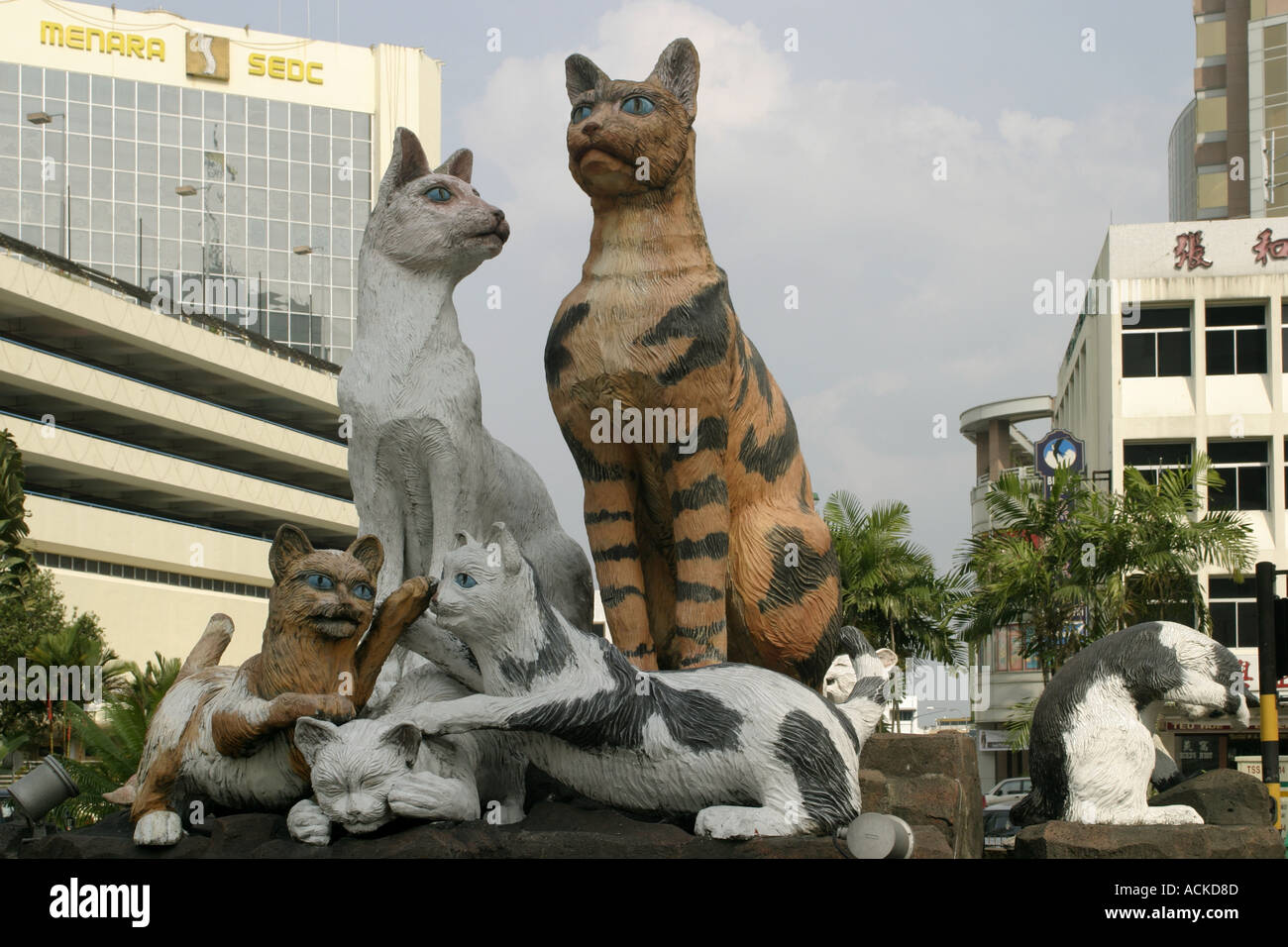 Kuching cat statue hires stock photography and images Alamy