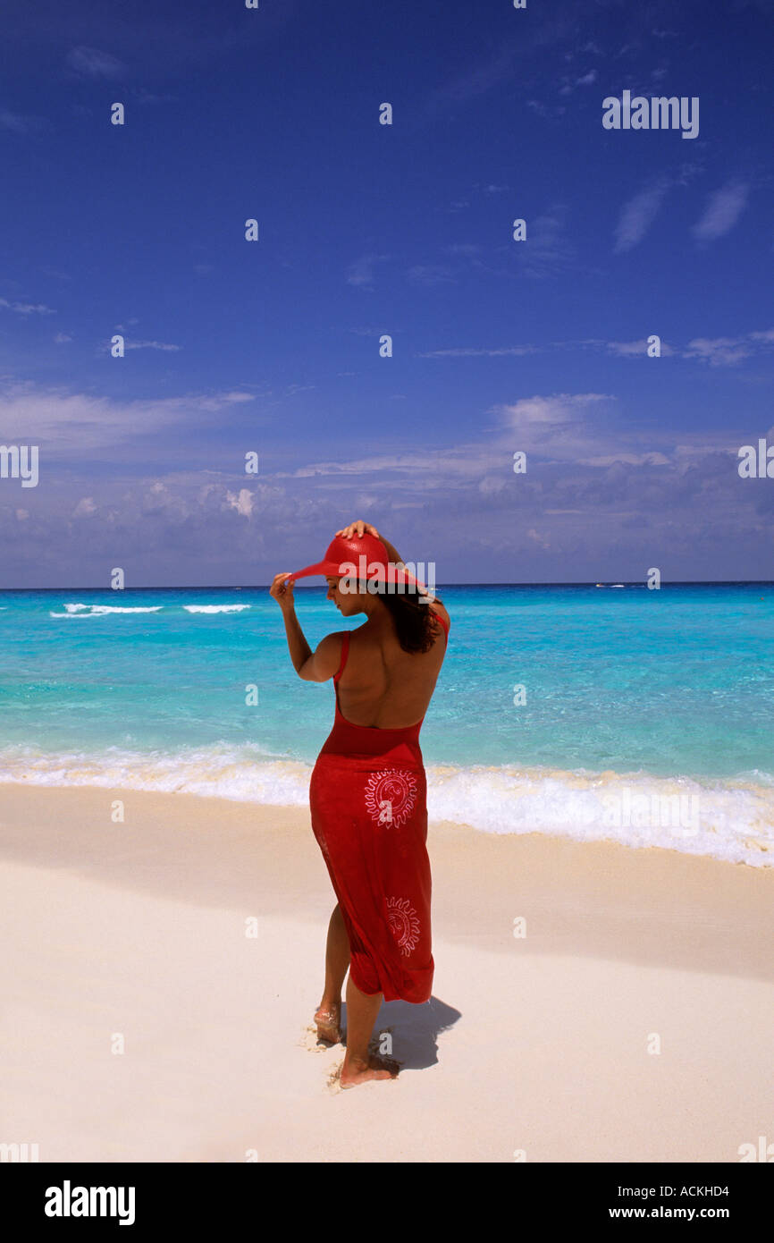 Fun Hispanic Woman On The Beaches Of Cancun Mexico Stock Photo Alamy fun-hispanic-woman-on-the-beaches-of-cancun-mexico-stock-photo-alamy