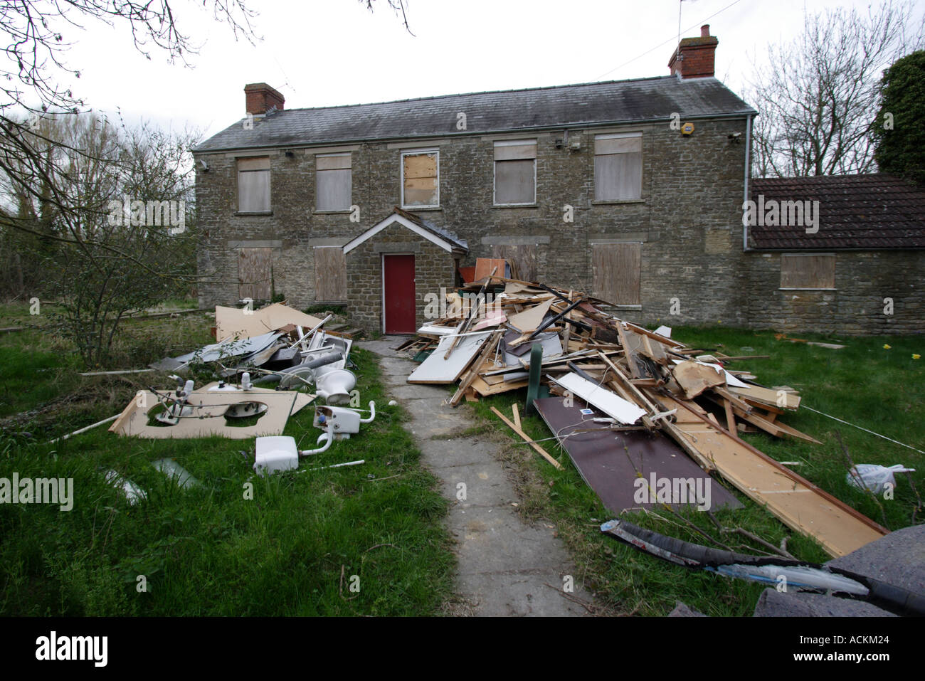 Farmhouse renovation in Swindon Wiltshire Stock Photo - Alamy