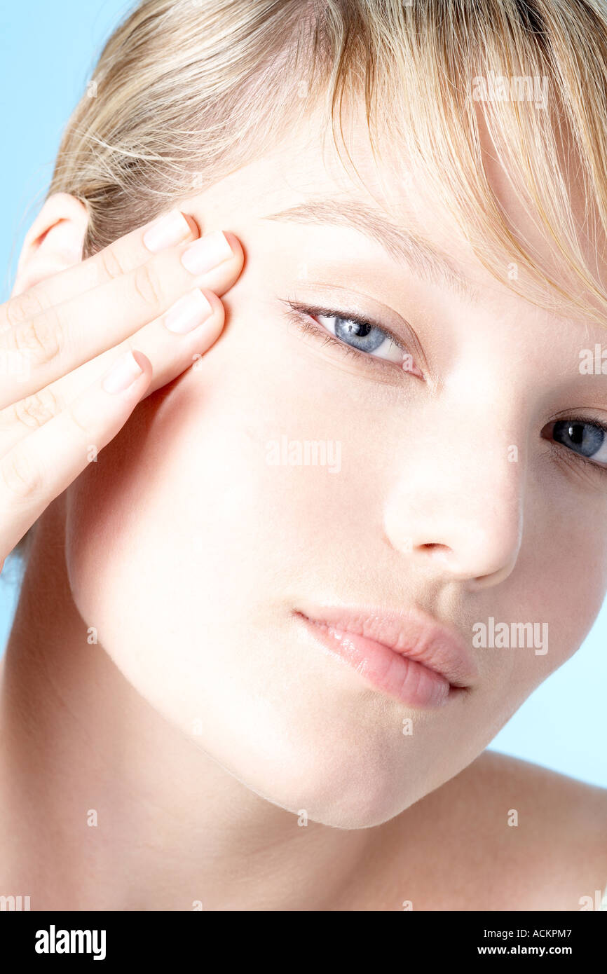 Woman face looking up hi-res stock photography and images - Alamy
