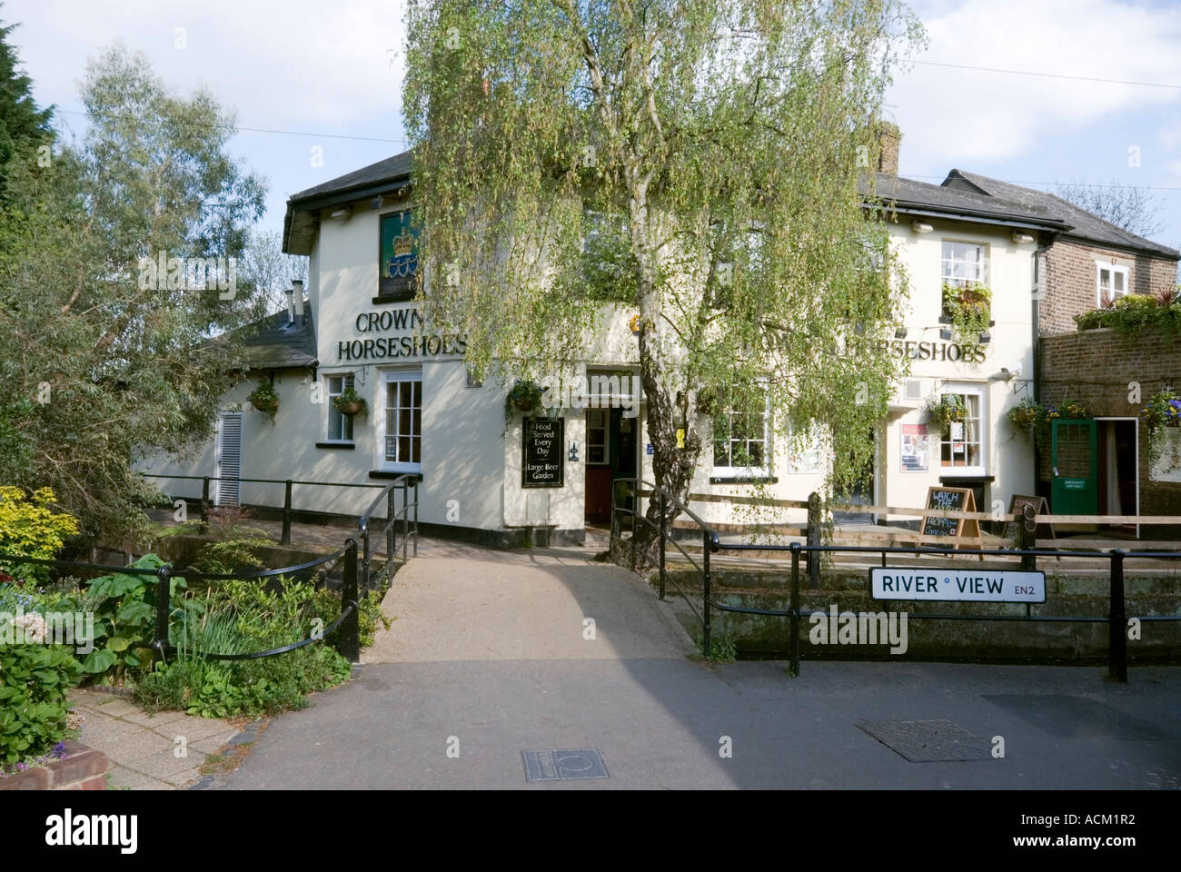 The Crown and Horseshoes pub by the New River, Enfield, north London