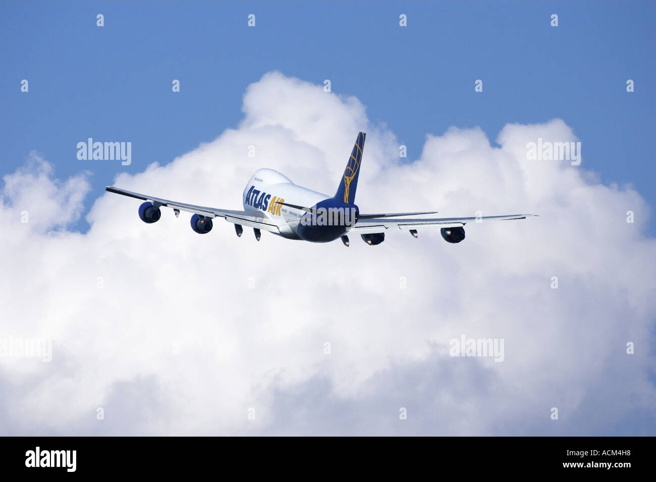 Boeing 747 200 cockpit hi-res stock photography and images
