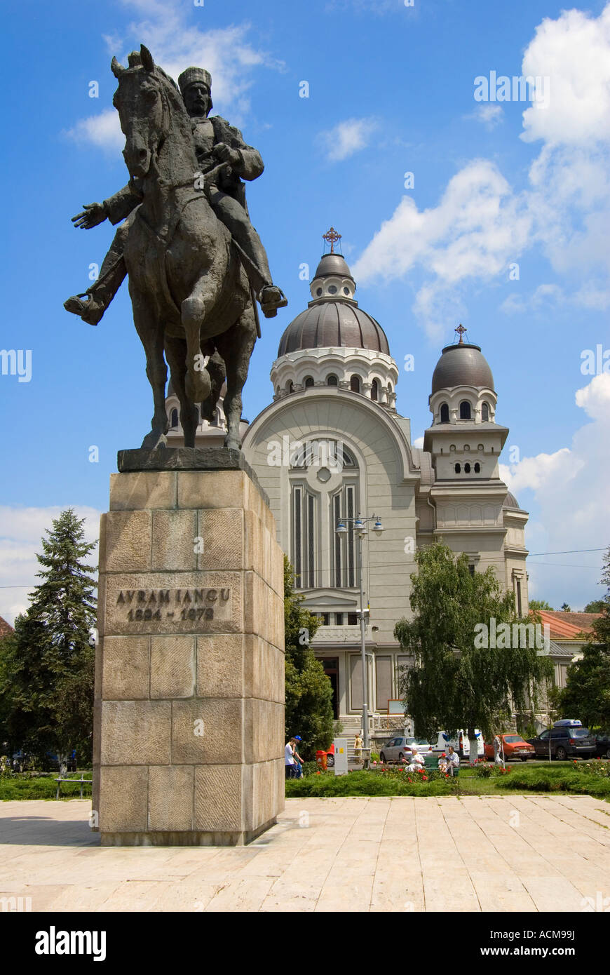 Targu Mures, Transylvania, Romania. Piata Trandafirilor (square) Statue of Avram Iancu and Orthodox Cathedral Stock Photo