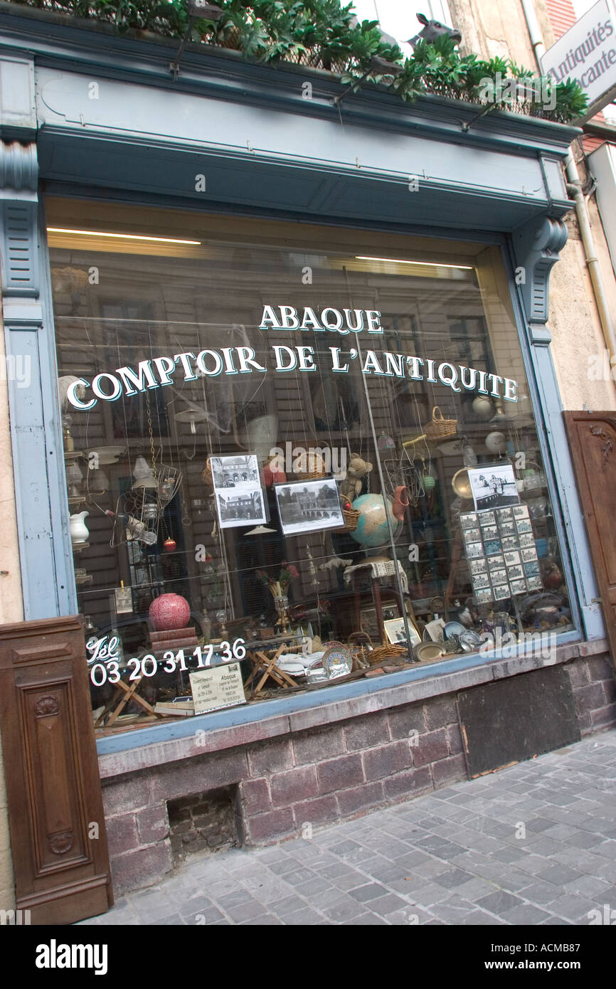 Antique shops in france hires stock photography and images Alamy