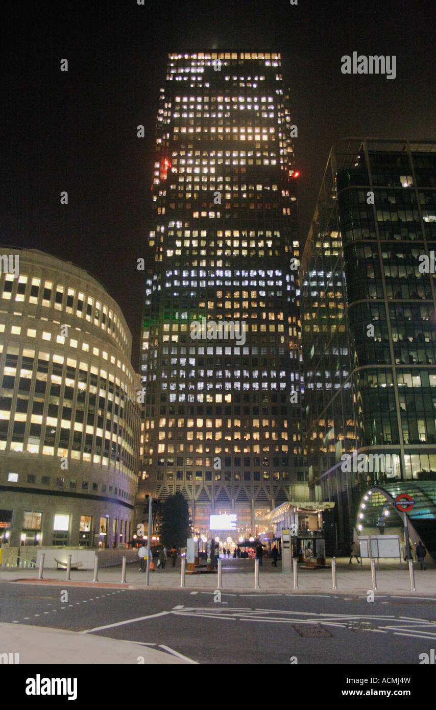 One Canada Square tower at night London Stock Photo