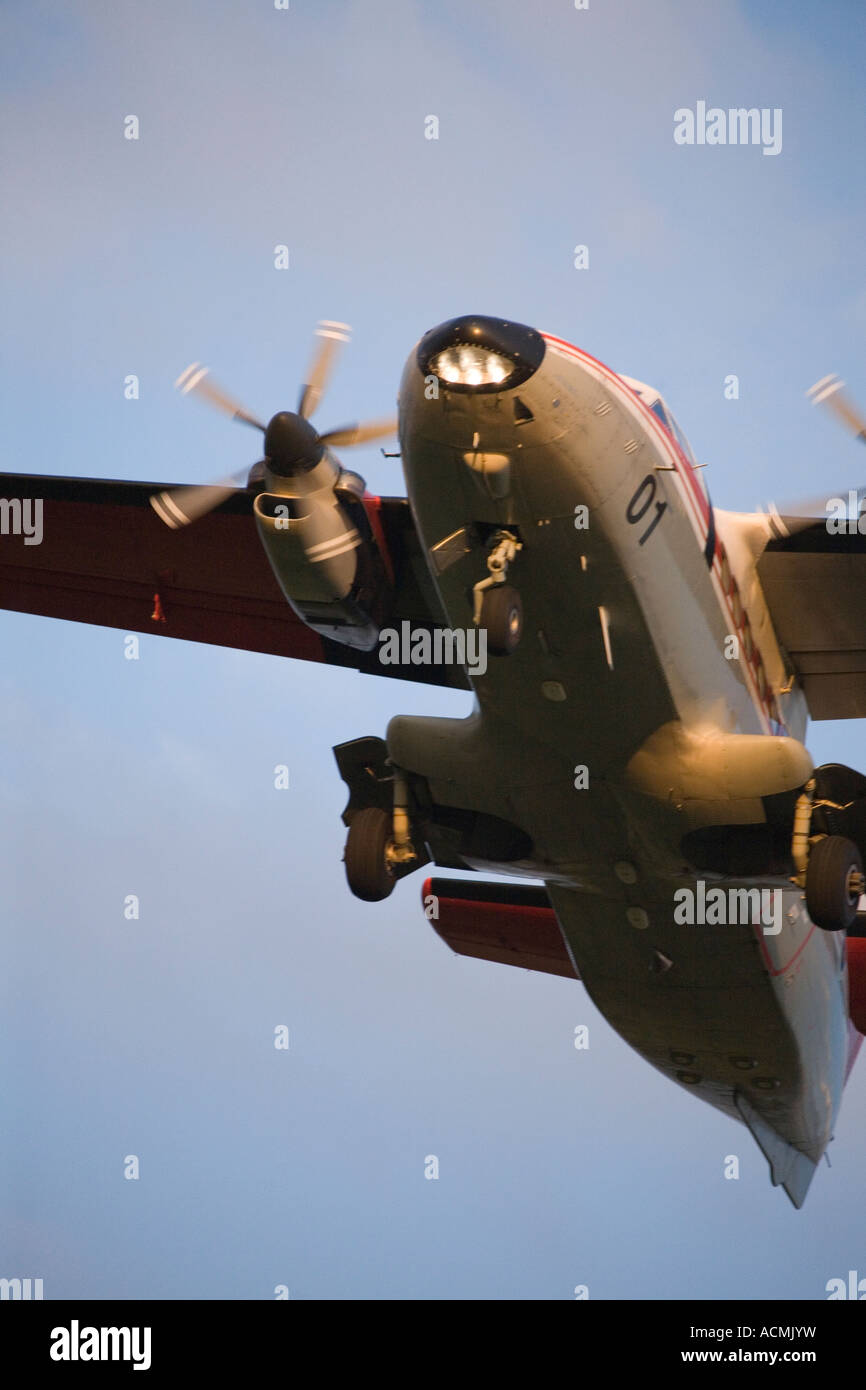 Twin engine propellor hi-res stock photography and images - Alamy