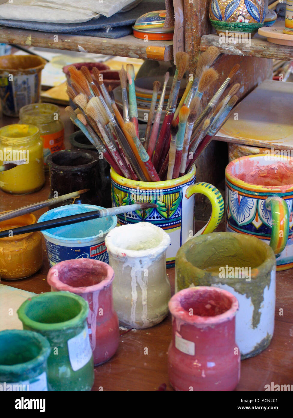 Ceramics brushes hires stock photography and images Alamy