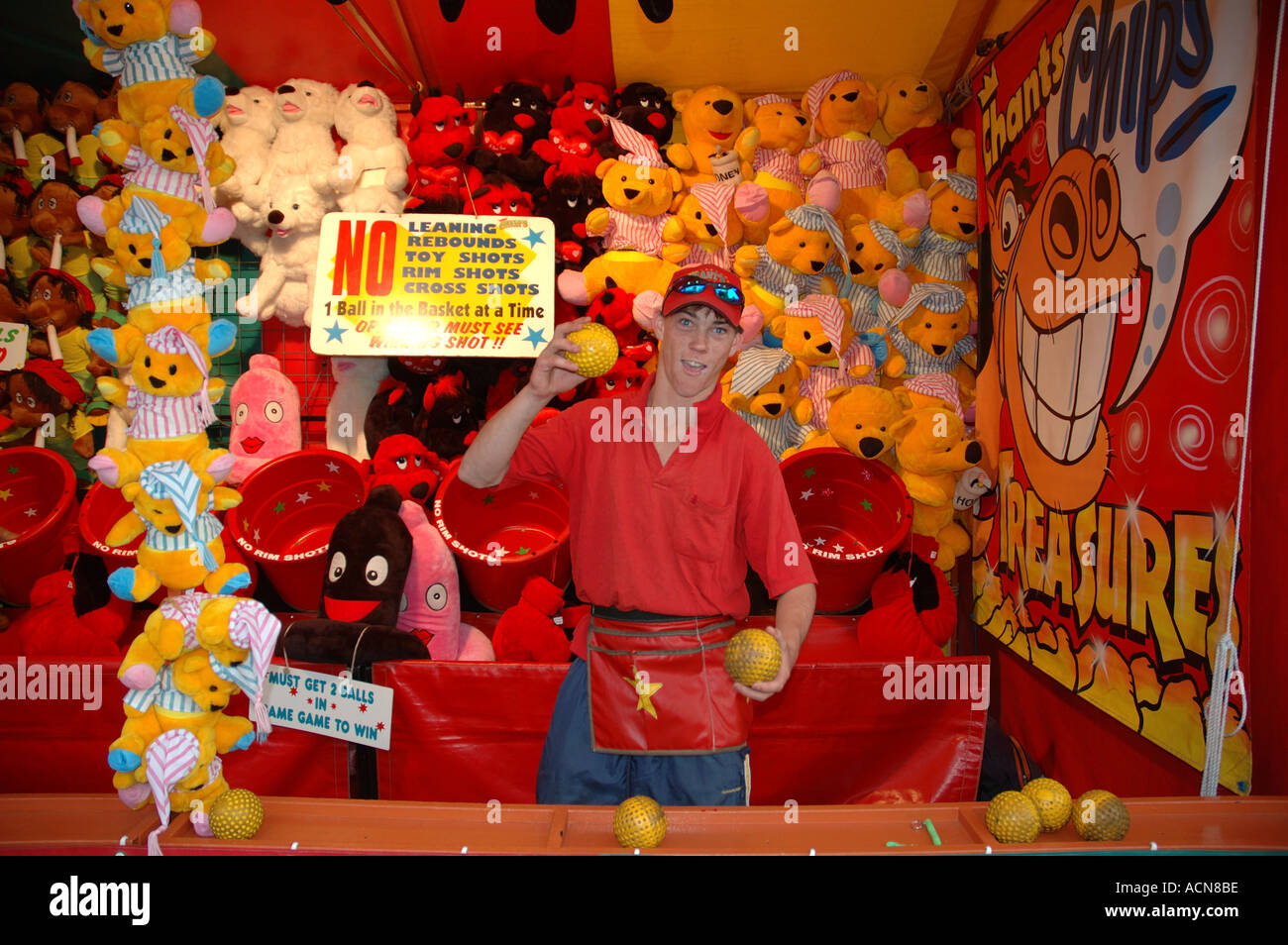 Sideshow Ride Ally Carnival Sideshow Stock Photos & Carnival Sideshow Stock Images - Alamy